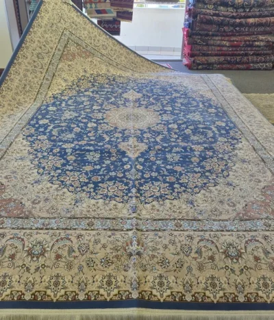 Extraordinary piece of artistry, Size: 400 x 300 cm, Persian Isfahan rug with a density of 2,000 knots per square meter.