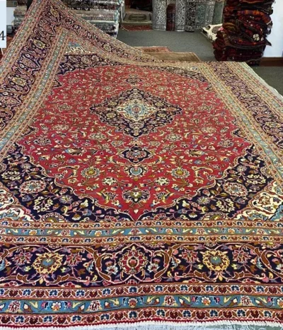 Handmade Persian mat Kashan, Size: 432 x 284 cm, natural wool & vegetable dye, R25 000 valuation certificate and exchange warranty, Imported from Iran.