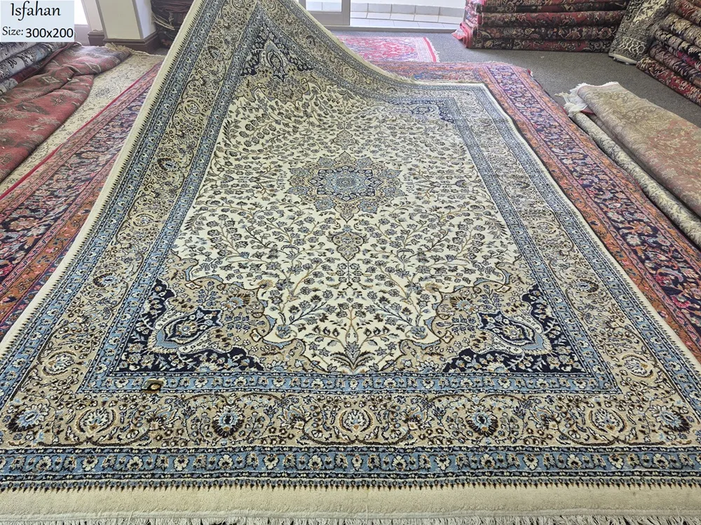 Isfahan rug, Size: 300 × 200 cm, Pearl Ivory, Cream, 400 knots per square, wool on cotton, R12 000 valuation certificate.