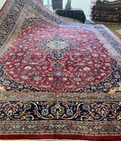 Kashan Handmade, Size: 408 x 292 cm, Pre loved, made by natural wool and vegetable dye, comes with certificate of authenticity and exchange warranty. Imported directly from Iran.