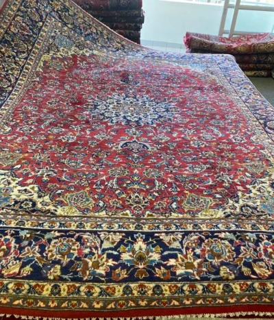 Persian Kashan rug, Size: 388 x 305 cm, hand knotted by natural wool & vegetable dye, R19 000 valuation certificate & exchange warranty. Imported from Iran.