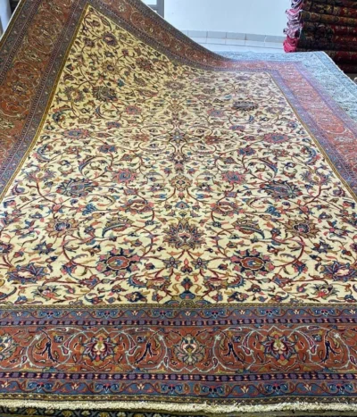 Premium Sarough, Size: 340x240 cm, fine hand knotted rug, natural wool & vegetable dye, R50 000 valuation certificate and exchange warranty.