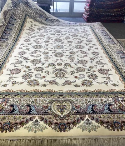  Floral Nain rug, Size: 400x300 cm, 1200 Fine knotted quality, R23 000 valuation certificate & exchange warranty.