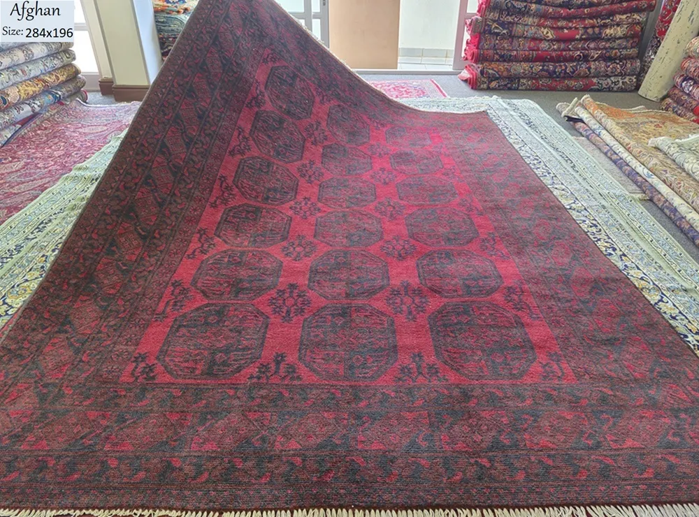 khal mohammadi Afghan rug, Size: 284 x 196 cm, fine hand knotted by natural wool & vegetable dye, R20 000 valuation certificate.