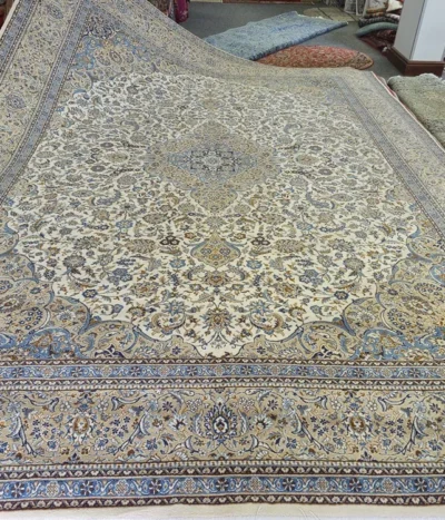 Persian Kashan rug, Size: 400 x 300 cm, light color, 400 knots wool on cotton quality, R15 000 valuation certificate.