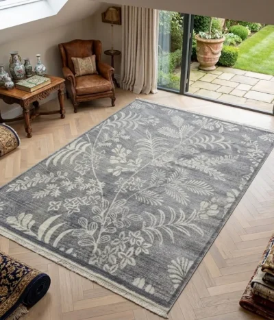 Modern contemporary Turkish rug, Size: 230 x 160 cm, Grey color, machine made, polyester quality.