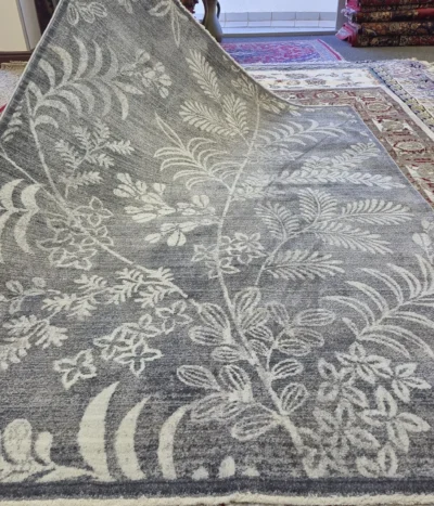 Modern contemporary Turkish rug, Size: 230 x 160 cm, Grey color, machine made, polyester quality.