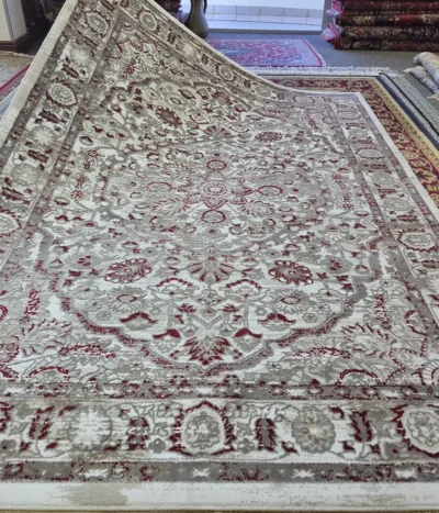 Modern contemporary Turkish rug, Size: 290 x 190 cm, machine made, polyester quality.