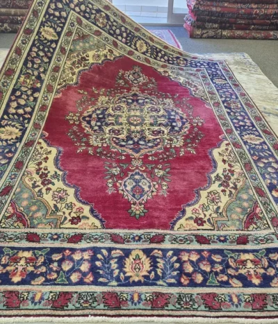 Fine Hand-Knotted Tabriz carpet, Size: 280 x 197 cm, Features an ornate central medallion (Lachak Toranj) with highly detailed floral spandrels and a multi-layered botanical border, Fine-quality wool on cotton foundation.