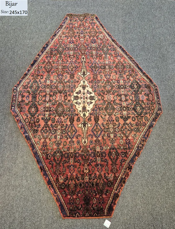 Pre-loved hand knotted Bijar rug, Size: 245 x 170 cm, diamond shape, natural wool & vegetable dye.