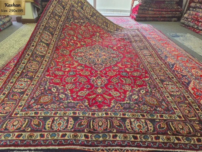 Hand-knotted traditional Kashan